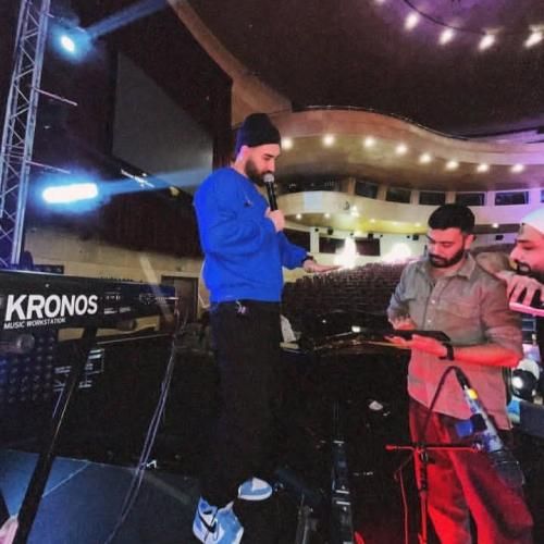 دانلود آهنگ من هنوزم سر تو بی جنبه ام مث تو نیستم با صدای علی یاسینی